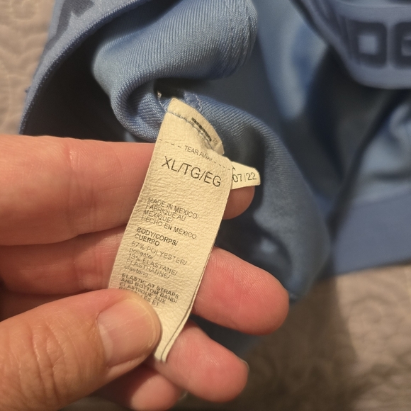 Under Armour Sports Bras - Picture 8 of 9